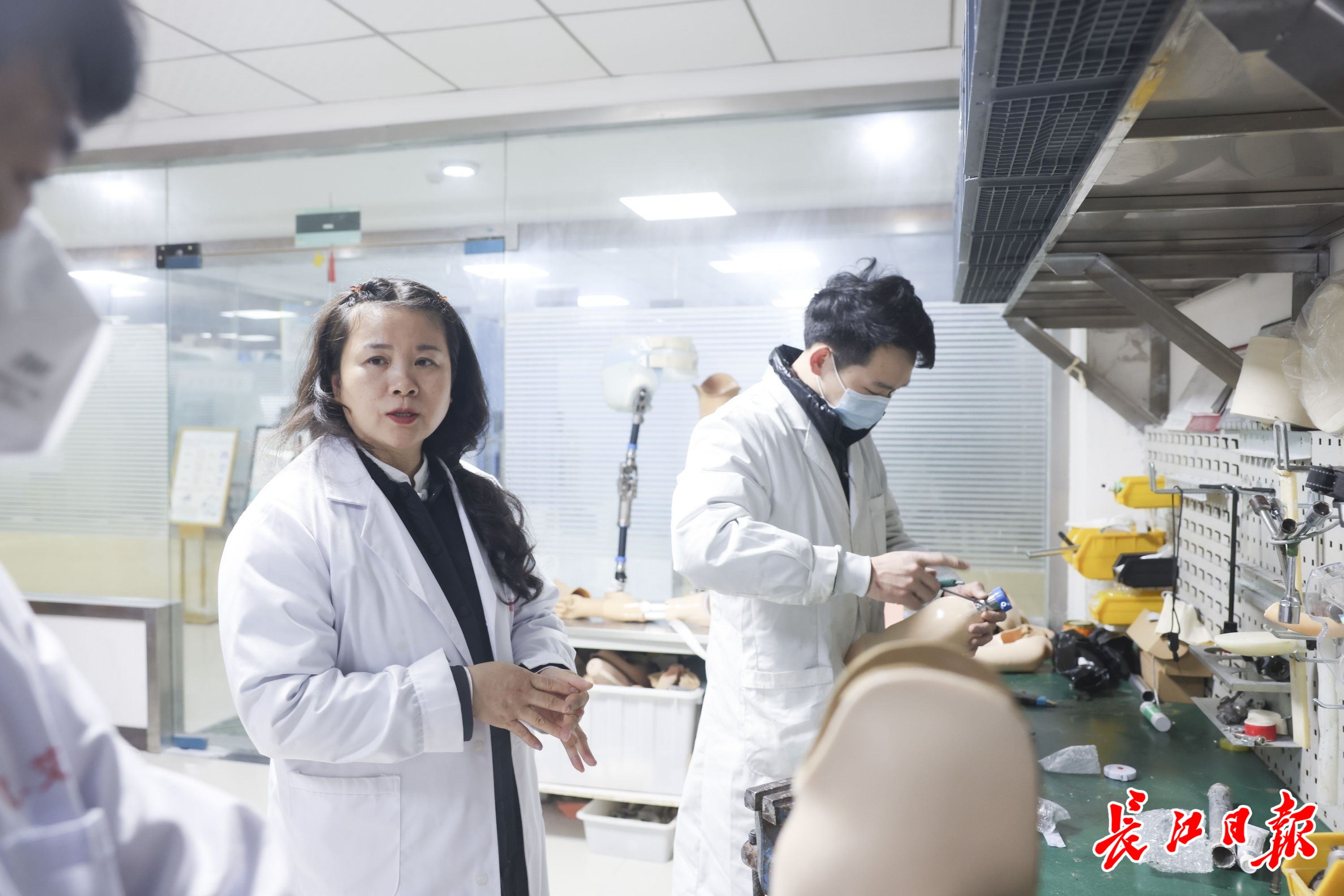 “拼姐”李娟：穿着“机械腿”跑遍大半个中国(图2)