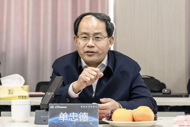 纺织机械智能制造技术与装备联合实验室合作签约(图3) 纺织机械智能制造技术与装备联合实验室合作签约(图3)