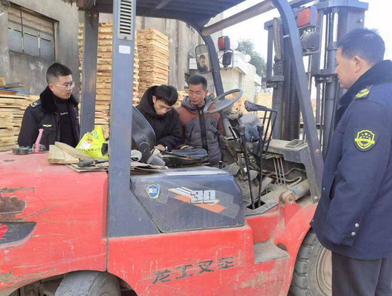安徽省芜湖市湾沚区市场监管局紧绷特种设备“安全弦”(图1)