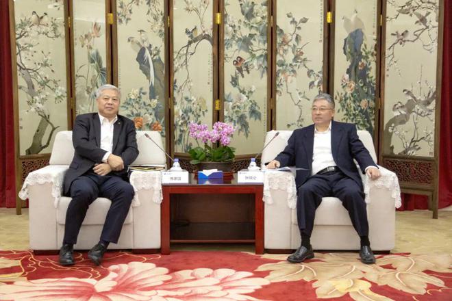 国机集团党委书记、董事长张晓仑会见南光集团董事长傅建国(图1)