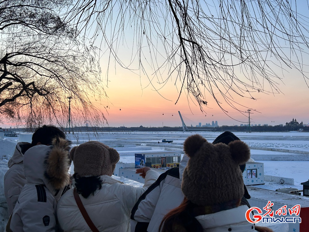 新春走基层丨从“流量”到“留量”!本地人眼中“尔滨”是这样(图1) 新春走基层丨从“流量”到“留量”!本地人眼中“尔滨”是这样(图1)