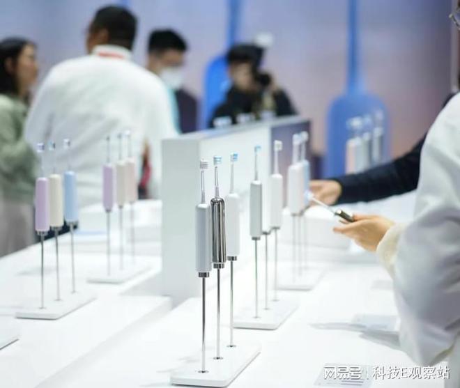 徕芬2个单品快速崛起罗振宇对话创始人叶洪新揭秘商业真相!(图8) 徕芬2个单品快速崛起罗振宇对话创始人叶洪新揭秘商业真相!(图8)