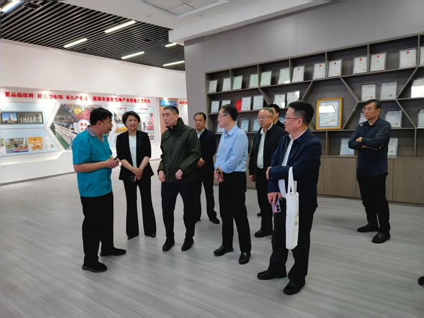 中国机械工业联合会调研山西运城盐湖区农机生产和社会化服务工作(图1) 中国机械工业联合会调研山西运城盐湖区农机生产和社会化服务工作(图1)