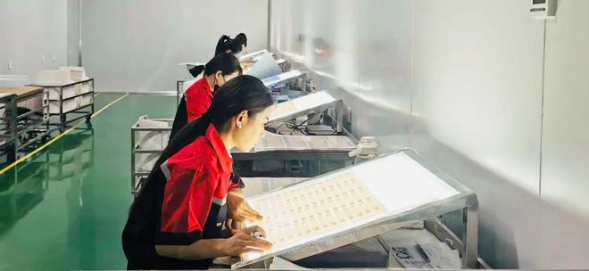 坚守品质、以高端精品破局羽林玻璃冲破低价内卷丨酒类包材中国行④(图3)