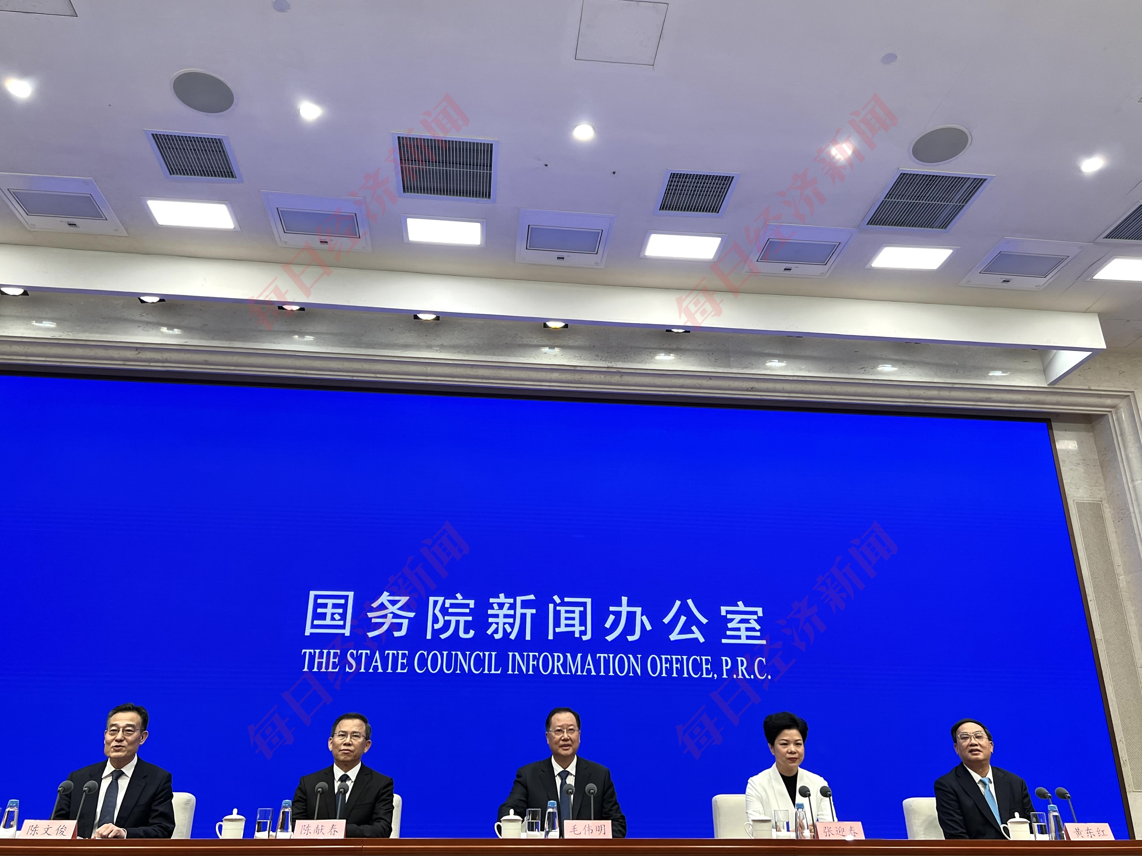 电力机车市场份额占全球近13!湖南致力打造国家重要先进制造业高地工程机械正忙碌在世界各类超级工程(图1) 电力机车市场份额占全球近13!湖南致力打造国家重要先进制造业高地工程机械正忙碌在世界各类超级工程(图1)