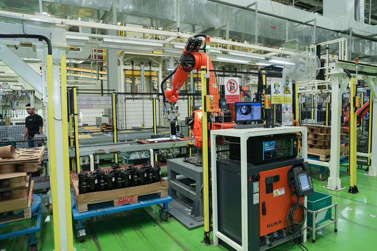 中泰企业联合打造东南亚首个5G全联接工厂(图3)