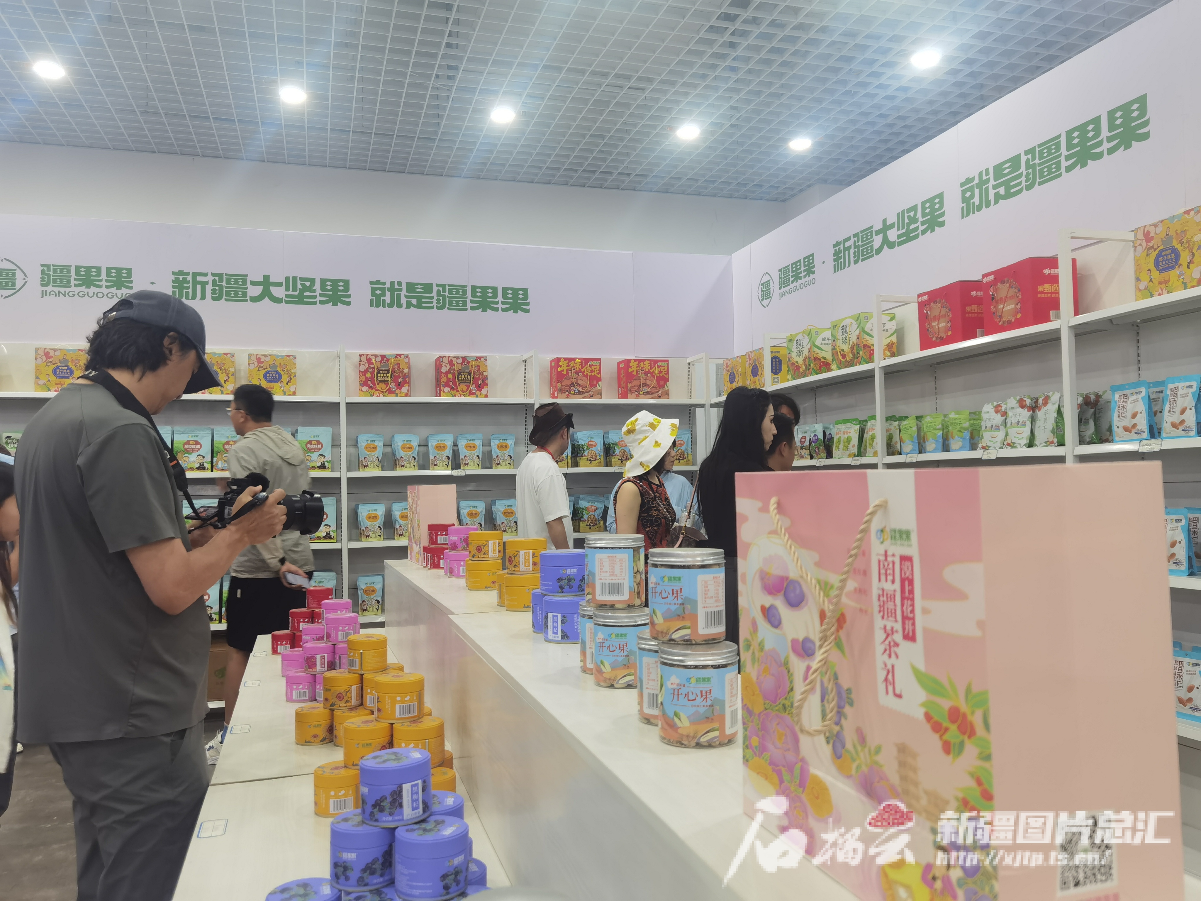 高质量发展中国行·新疆篇丨新疆“口袋食品”的双向奔赴(图2) 高质量发展中国行·新疆篇丨新疆“口袋食品”的双向奔赴(图2)