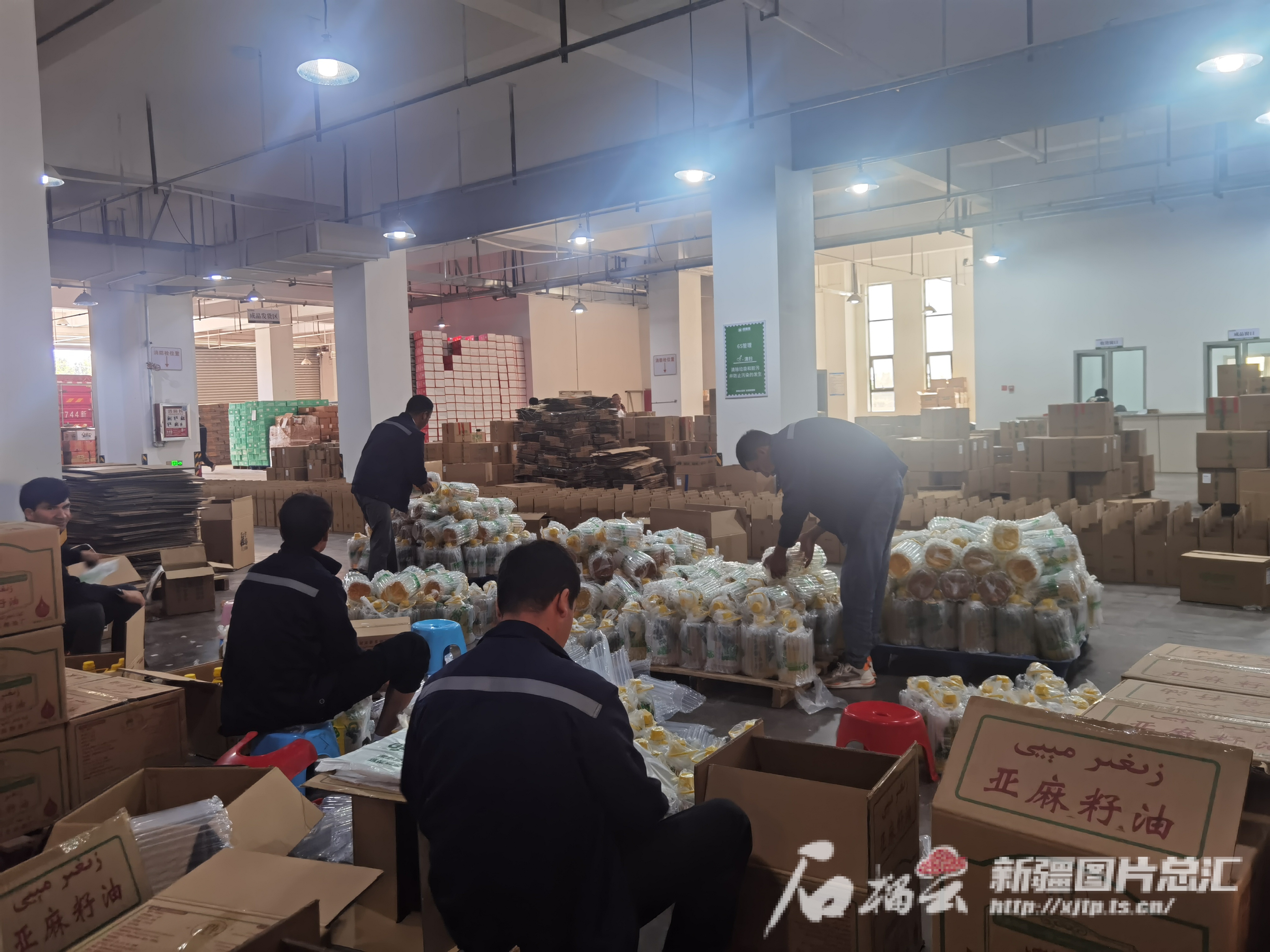 高质量发展中国行·新疆篇丨新疆“口袋食品”的双向奔赴(图5) 高质量发展中国行·新疆篇丨新疆“口袋食品”的双向奔赴(图5)