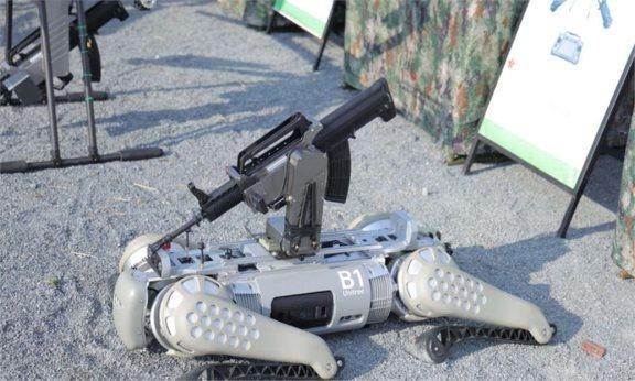 台名嘴:大陆战斗机研究稳扎稳打机器狗引关注(图4) 台名嘴:大陆战斗机研究稳扎稳打机器狗引关注(图4)