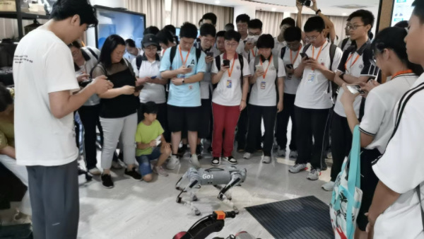 去“梦中情校”看一看 徐汇区420名高中生获得“做一天大学生”独特体验(图2) 去“梦中情校”看一看 徐汇区420名高中生获得“做一天大学生”独特体验(图2)
