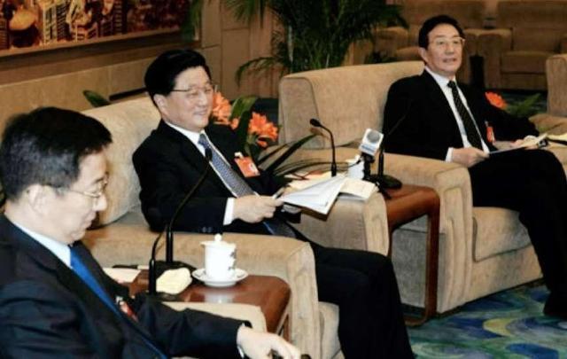 “黄菊”曾任国务院副总理去世八年后骨灰为何从八宝山迁出(图11) “黄菊”曾任国务院副总理去世八年后骨灰为何从八宝山迁出(图11)