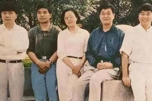 生了4个儿子因太穷送出两个谁知四个儿子后来都成了亿万富翁(图7) 生了4个儿子因太穷送出两个谁知四个儿子后来都成了亿万富翁(图7)