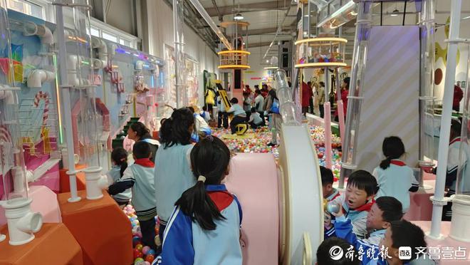 掘金蓝海市场!山东深蓝科教设备有限公司做科教设备的领头羊(图2) 掘金蓝海市场!山东深蓝科教设备有限公司做科教设备的领头羊(图2)