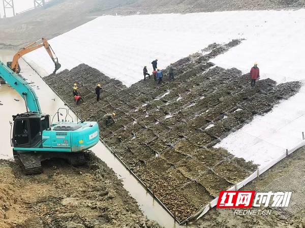 湖南重点水运建设项目节后复工复产忙 抢抓工程进度(图1) 湖南重点水运建设项目节后复工复产忙 抢抓工程进度(图1)