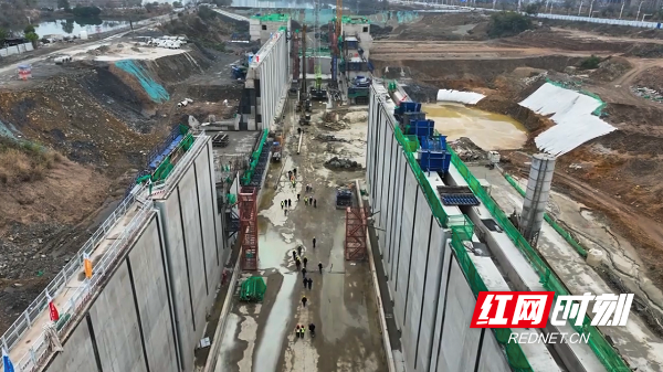 湖南重点水运建设项目节后复工复产忙 抢抓工程进度(图3) 湖南重点水运建设项目节后复工复产忙 抢抓工程进度(图3)