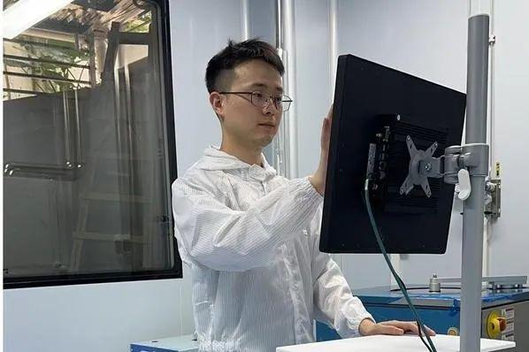 优秀!6位华南理工师生获评“年度人物”(图4) 优秀!6位华南理工师生获评“年度人物”(图4)