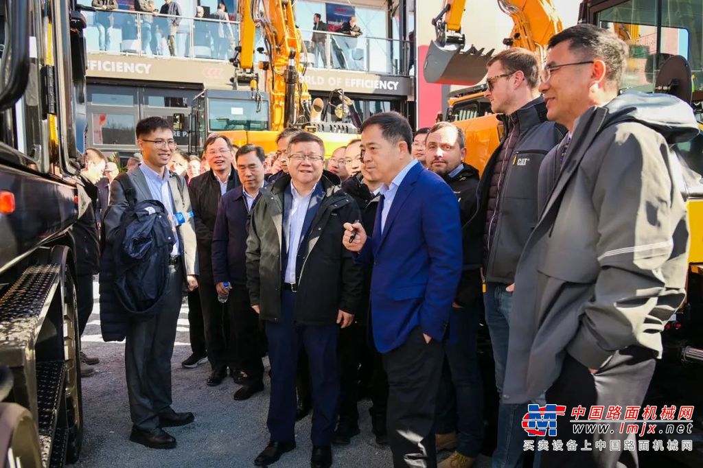 订单纷至沓来!德国宝马展三一首日意向订单近30亿!(图2) 订单纷至沓来!德国宝马展三一首日意向订单近30亿!(图2)