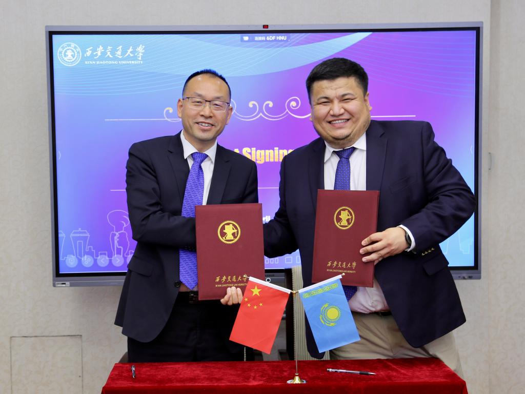 哈萨克斯坦萨特巴耶夫大学来访西安交大深化战略合作并签署期刊合作协议(图2) 哈萨克斯坦萨特巴耶夫大学来访西安交大深化战略合作并签署期刊合作协议(图2)