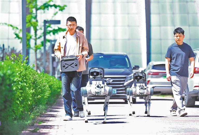 触摸未来——北京亦庄机器人产业聚链成势(图1) 触摸未来——北京亦庄机器人产业聚链成势(图1)